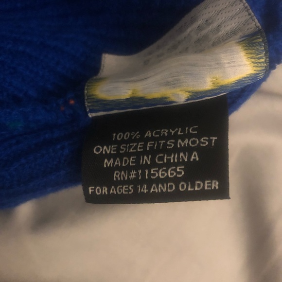 CHARMANDER STOCKING HAT - Picture 5 of 5